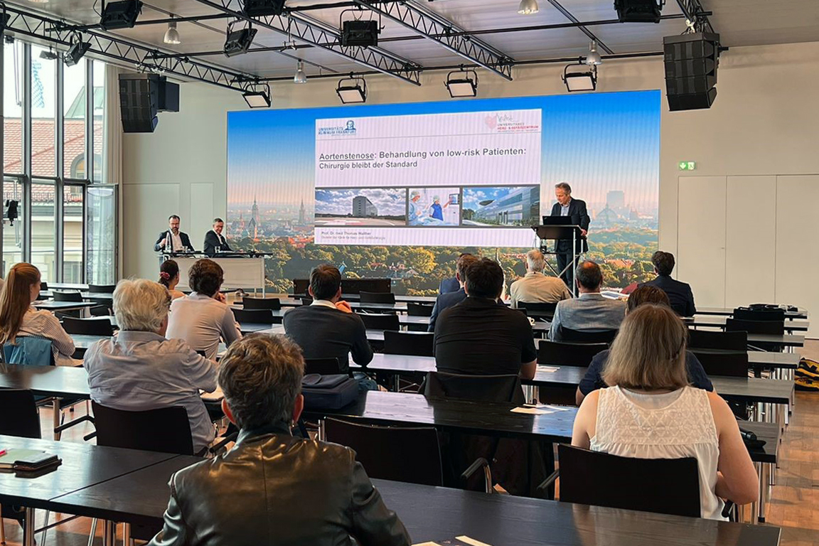 Augustinum Klinik TAVI 3 Prof. Dr. Walther referiert im Rahmen der Augustinum Cardiology Academy