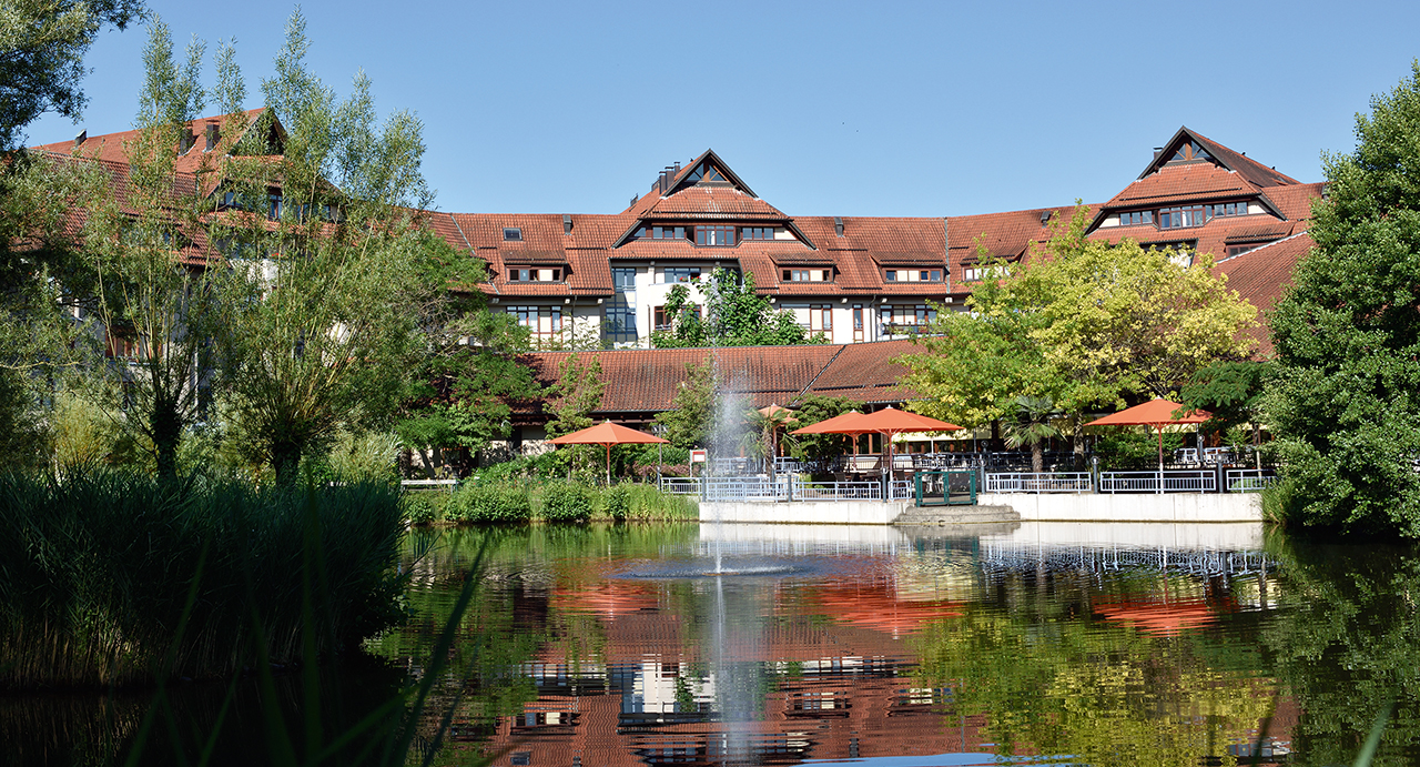 Bäume vor dem Augustinum Freiburg