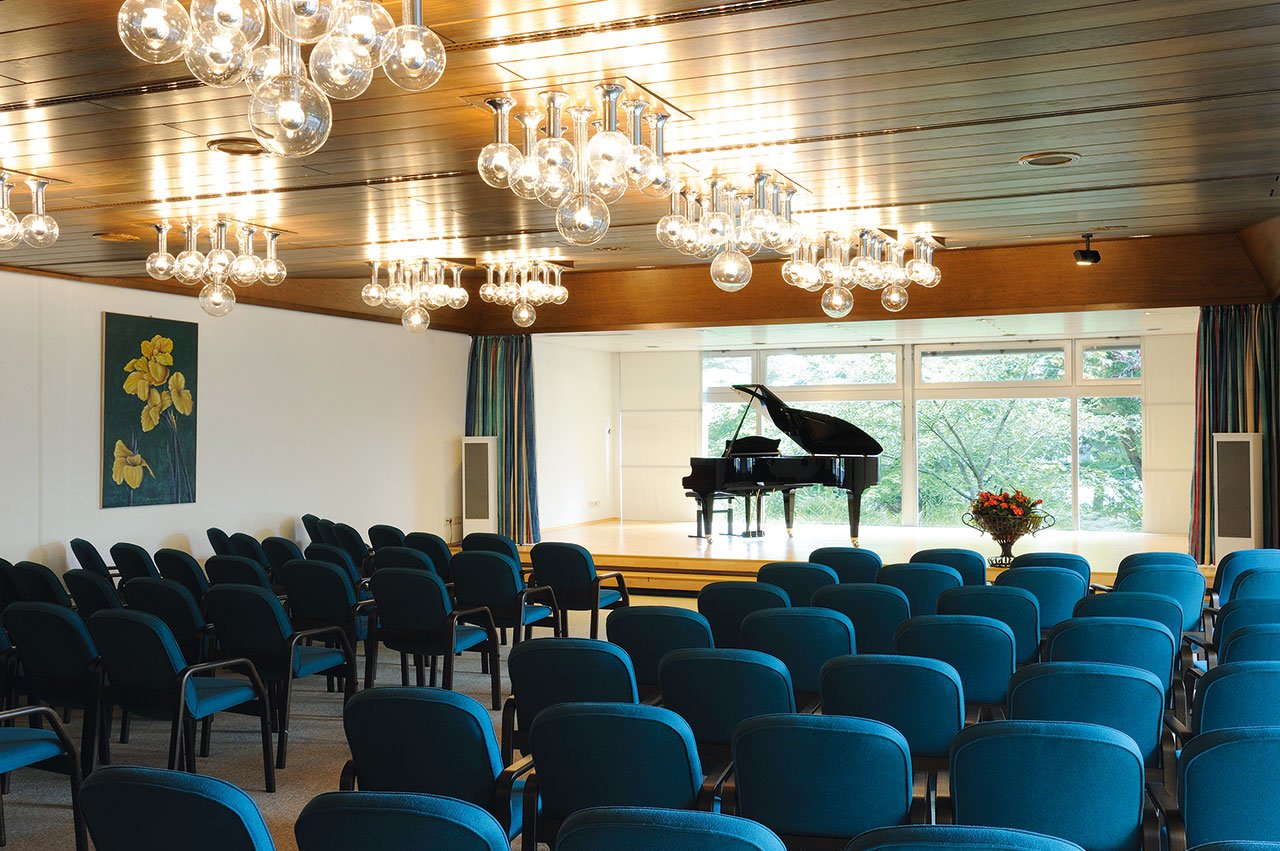 Viel geboten: Die Veranstaltungen im Theatersaal, wie etwa die Jazzreihe, genießen einen hervorragenden Ruf und sind eine feste Größe im Kulturangebot der Region. Viel geboten: Die Veranstaltungen im Theatersaal, wie etwa die Jazzreihe, genießen einen hervorragenden Ruf und sind eine feste Größe im Kulturangebot der Region.