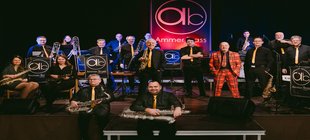 Ammer Brass Company viele Musiker mit ihren Instrumenten