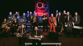 Ammer Brass Company viele Musiker mit ihren Instrumenten