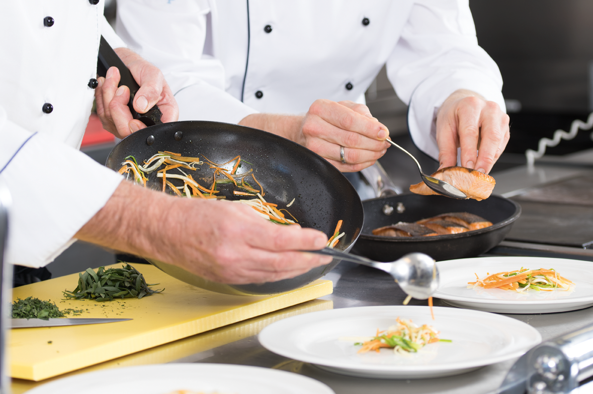 Im Augustinum Bad Soden wird täglich auf dem Niveau gehobener Hotelgastronomie frisch gekocht.