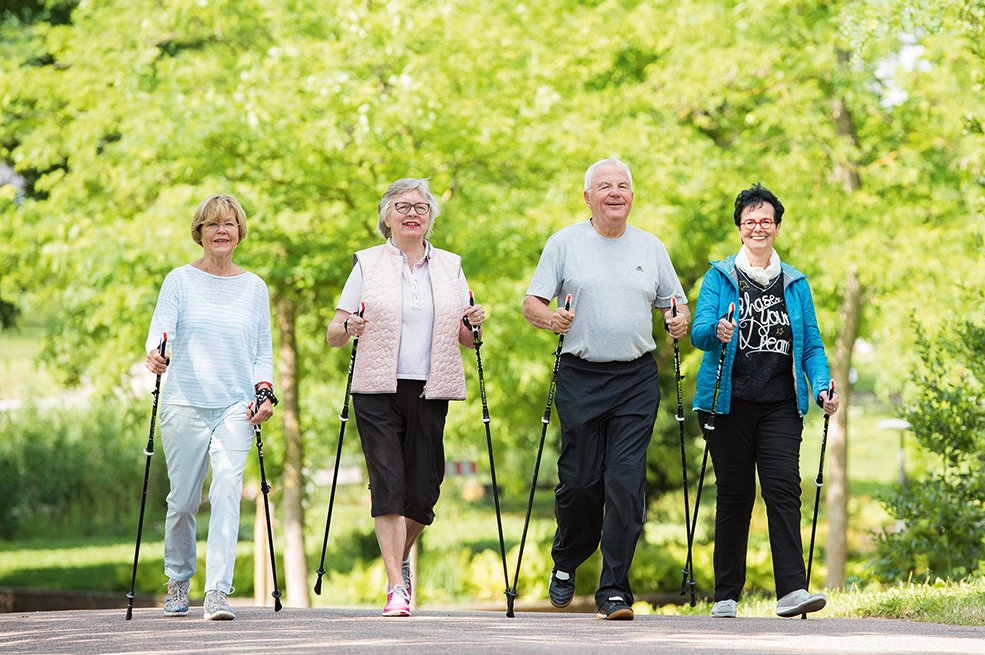 Nordic Walking Nordic Walking Gruppe auf dem Stuttgarter Killesberg