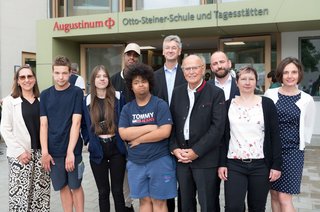 Otto-Steiner-Schule und Augustinum Tagesstätte im Münchner Hasenbergl nach Sanierung wiedereröffnet Otto-Steiner-Schule und Augustinum Tagesstätte im Münchner Hasenbergl nach Sanierung wiedereröffnet