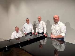 Fahrstuhlmusik von „Etage 4“ Fahrstuhlmusik von „Etage 4“