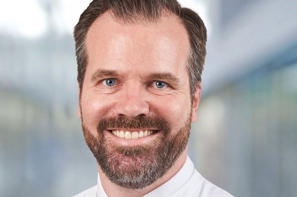 Prof. Dr. Oliver Husser Porträtaufnahme von Professor Dr. Oliver Husser, Chefarzt der Fachabteilung Kardiologie und Intensivmedizin