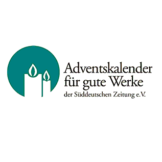 Adventskalender für gute Werke Ein Logo mit zwei Kerzen und den Worten "Adventskalender für gute Werke der Süddeutschen Zeitung"
