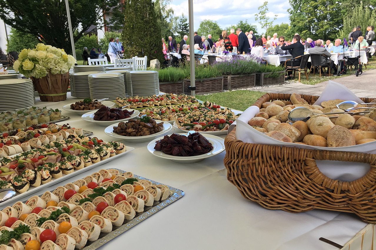 Bei Feiern und Festen zeigen Küche und Service, was sie können – zum Beispiel beim alljährlichen Hausfest. 
