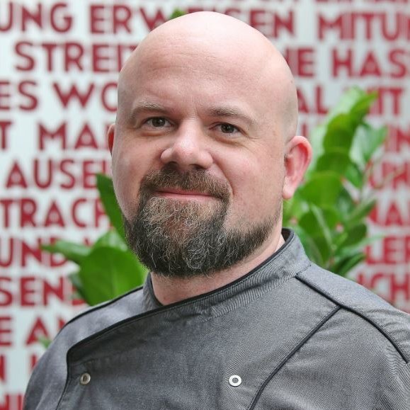 Der Betriebsleiter der Gastronomie Sebastian Fischer