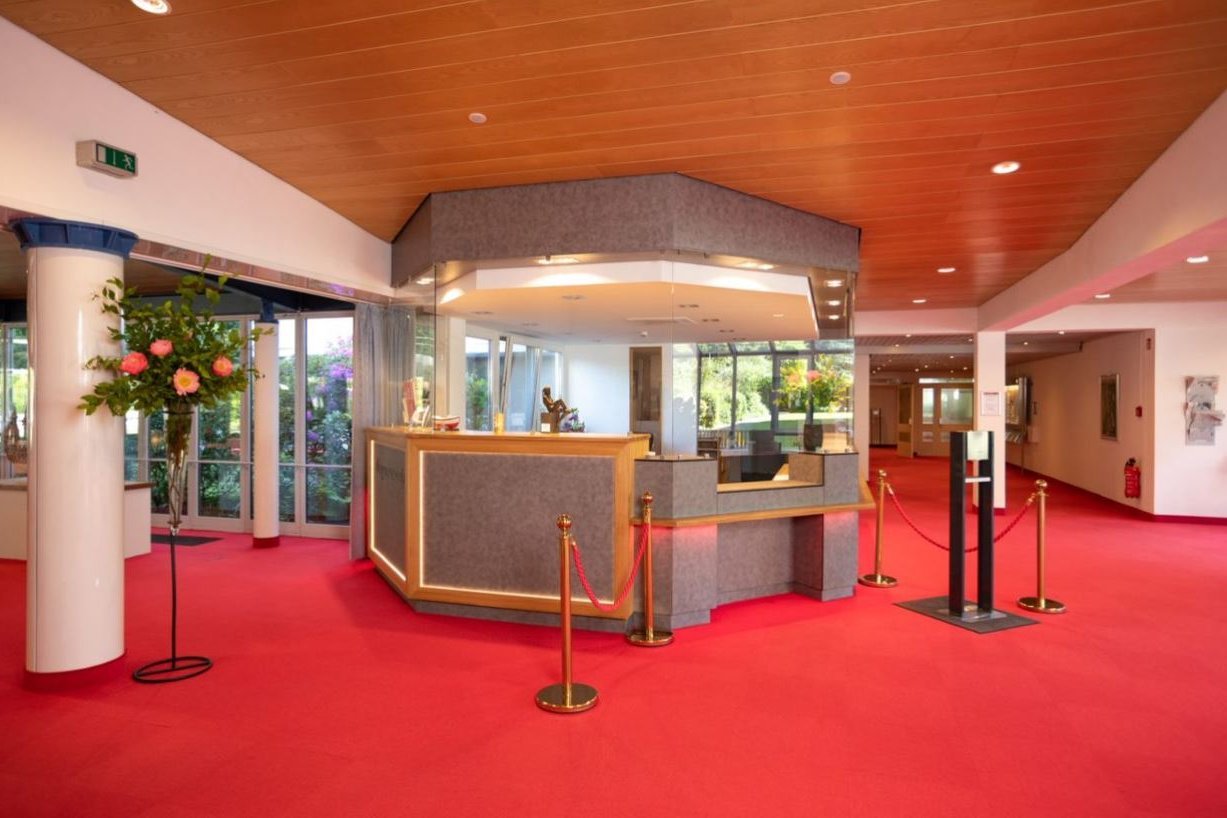 Ein Empfang mitten in einer großen Lobby