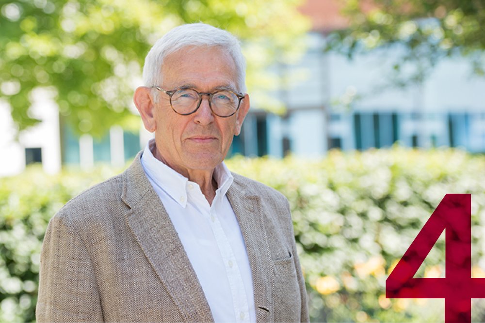 Im Augustinum leben viele interessante Charaktere Rüstiger Senior mit Brille im Garten