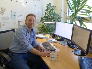 Markus Bauer Markus Bauer am Arbeitsplatz