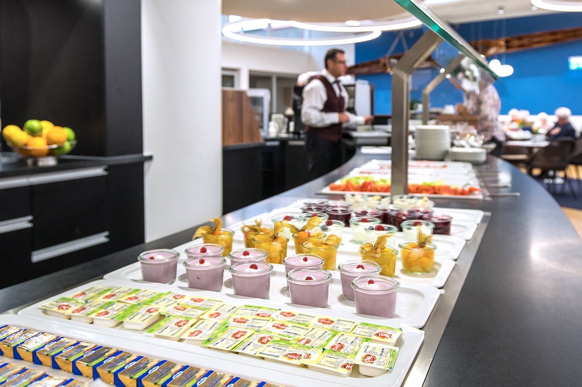 Bei Veranstaltungen im Haus und auch bei Ihren persönlichen Feiern übernimmt die Mannschaft des „wilhelms“ gern die Bewirtung der Gäste bis hin zum kompletten Catering. Bei Veranstaltungen im Haus und auch bei Ihren persönlichen Feiern übernimmt die Mannschaft des „wilhelms“ gern die Bewirtung der Gäste bis hin zum kompletten Catering.
