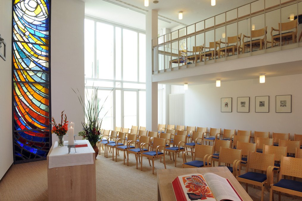 In der hauseigenen Simeonskapelle finden Gottesdienste und Andachten statt. In der hauseigenen Simeonskapelle finden Gottesdienste und Andachten statt.