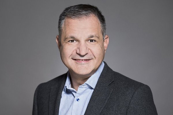 Dr. med. Vasileios Kolettas Porträtaufnahme von Dr. med. Vasileios Kolettas, Oberarzt in der Fachabteilung Kardiologie und Intensivmedizin