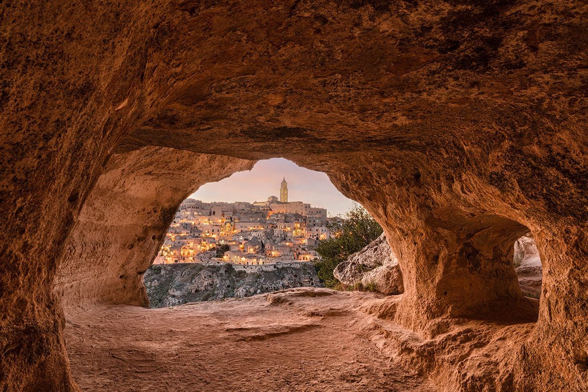 Matera, die italienische Felsenstadt, Blick aus einer Höhlenwohung